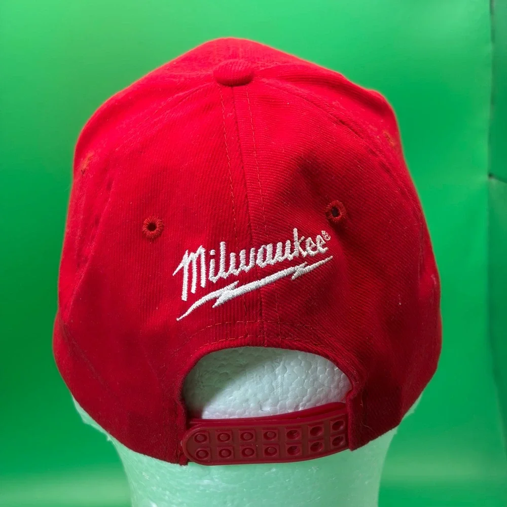Milwaukee tool snapback